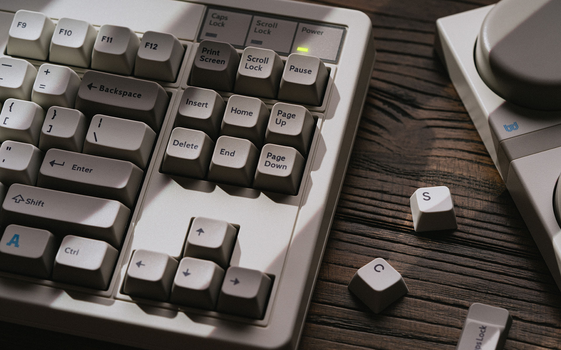 Retro Mechanical Keyboard - M Edition